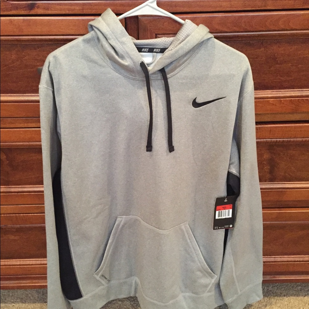 Nike men’s sweatshirt